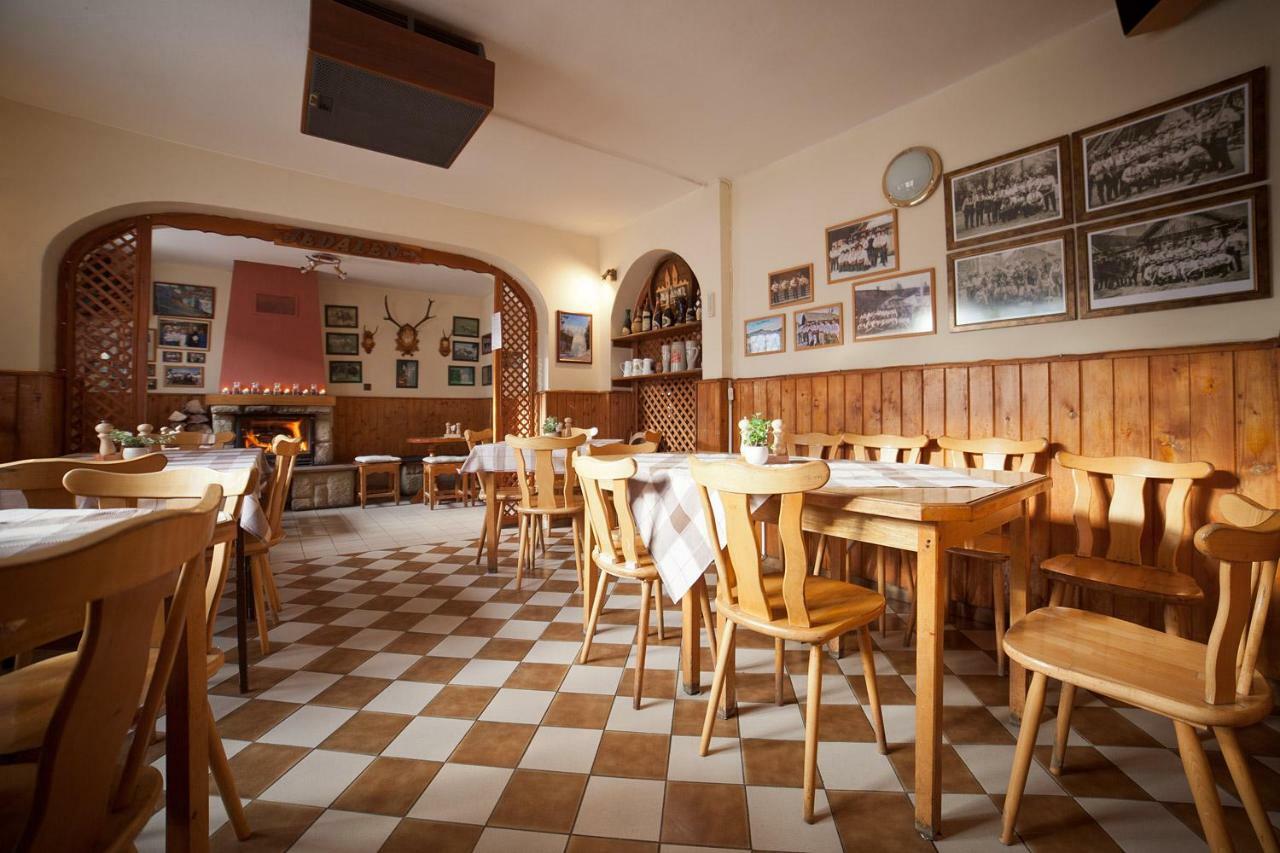 Prazdninovy Dom Eliska*** Villa Rajecka Lesna Buitenkant foto