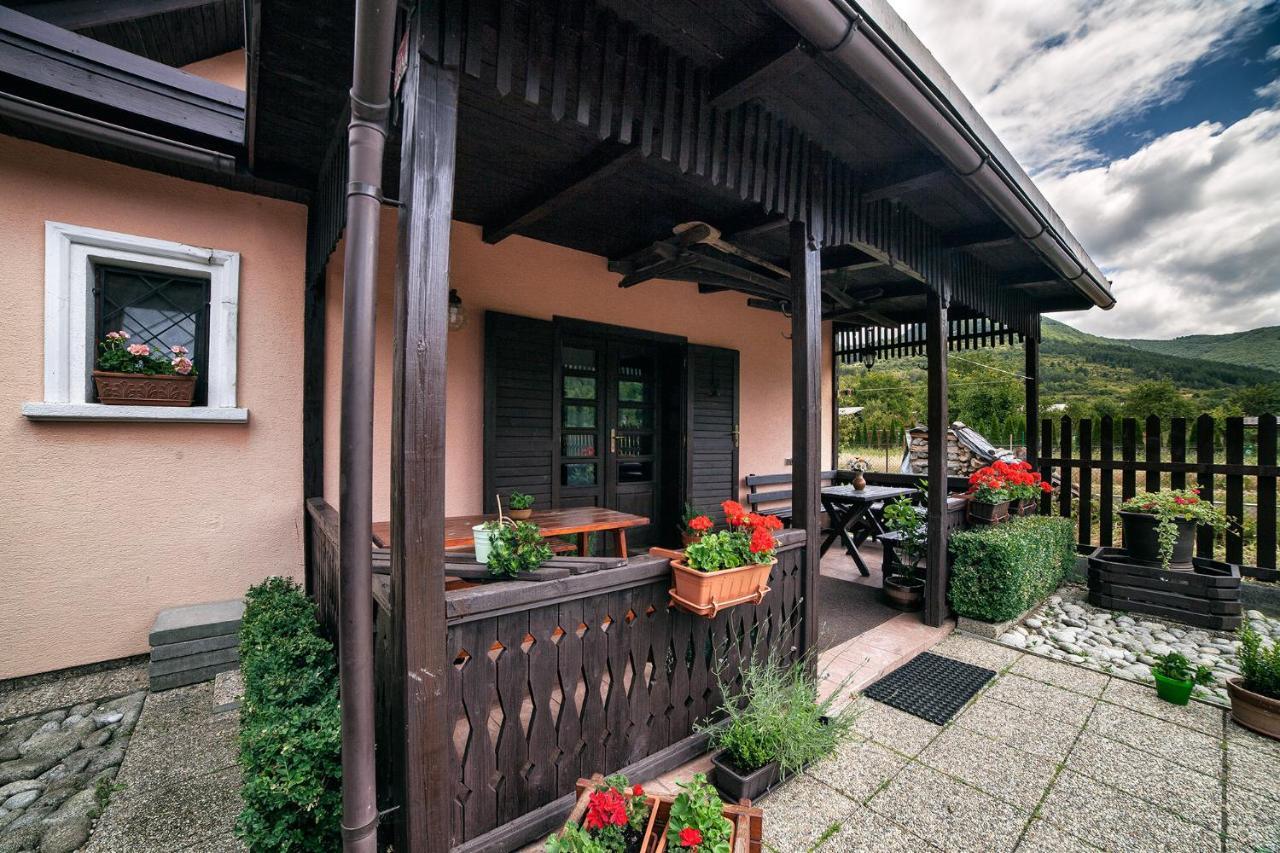 Prazdninovy Dom Eliska*** Villa Rajecka Lesna Buitenkant foto